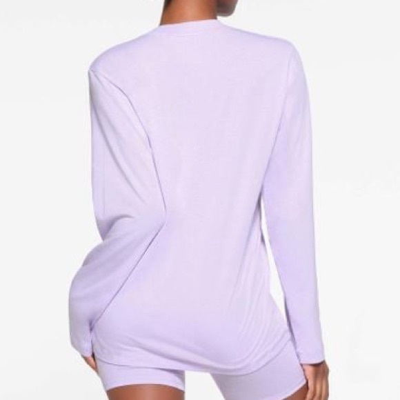 Skims Set - Boyfriend Long Sleeve Tshirt & Loose Pants in LILAC - Large - Picture 3 of 16